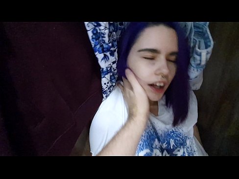 ❤️ Нашел сестренку в шкафу и помог кончить Секс на нашем сайте sexera.ru ️❤